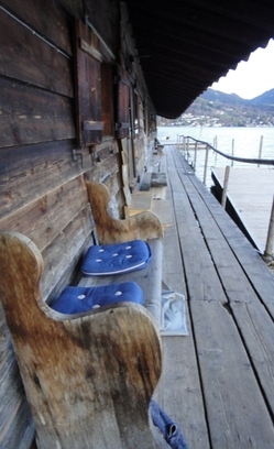 Sitzplätze am See